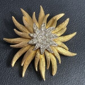Vintage Spider Mum Brooch Flower Pave Crystal Rhinestone Jewelry Elegant 3D